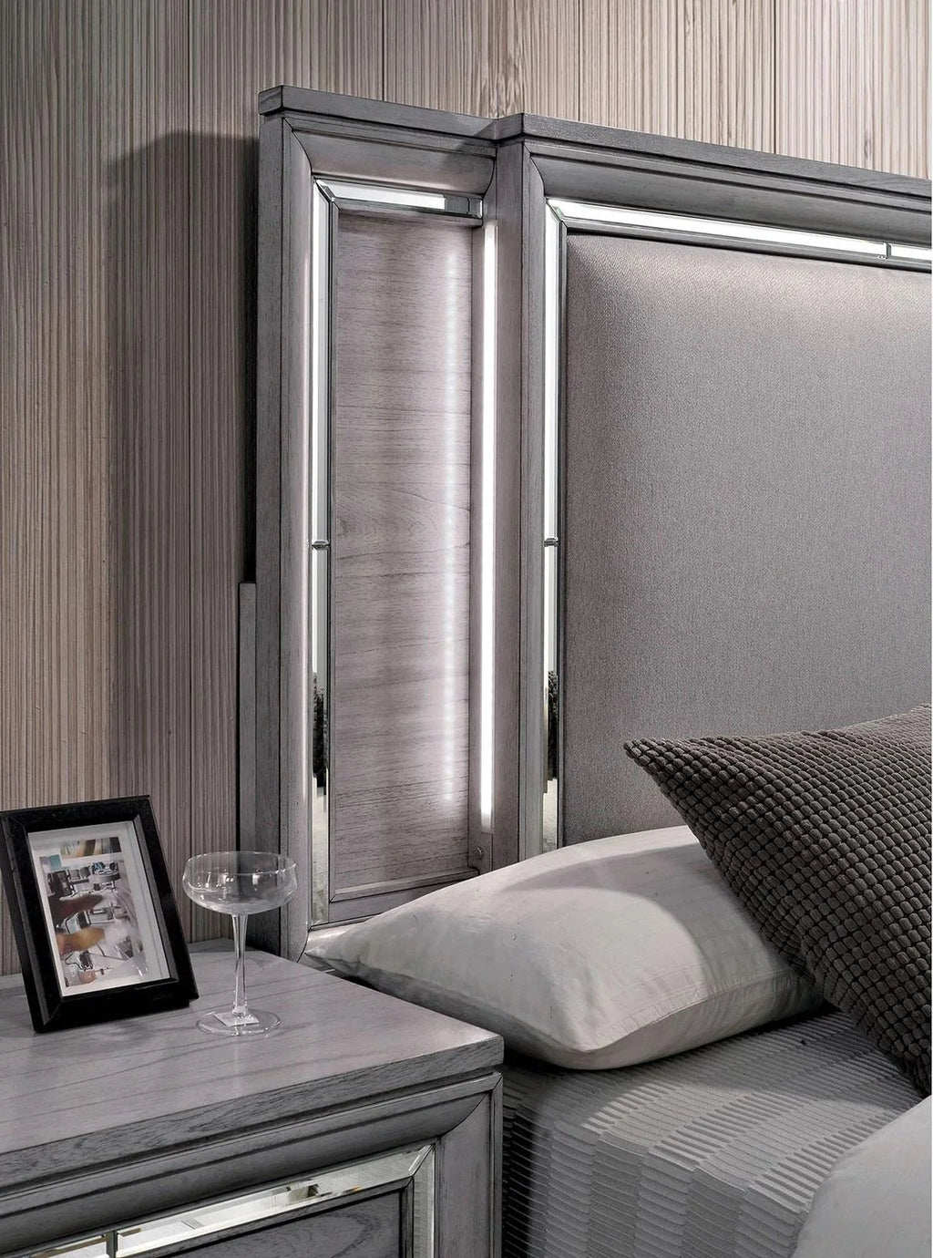 Light Gray Solid Wood Queen Bedroom Set 6pcs A7
