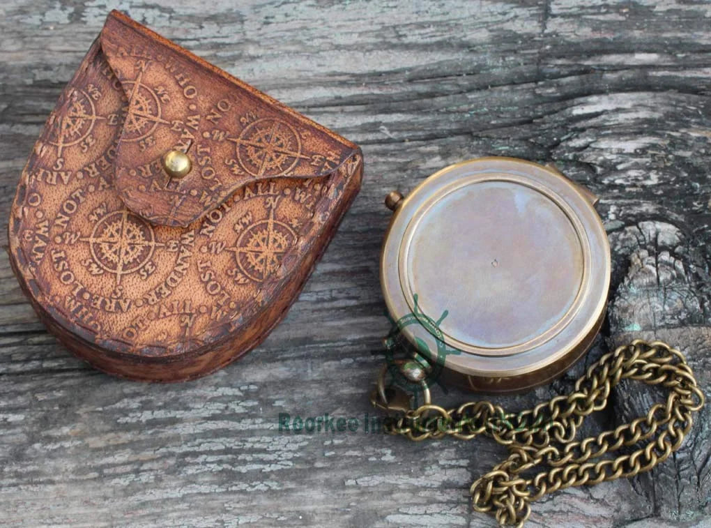 Brass Compass with Leather Case k7