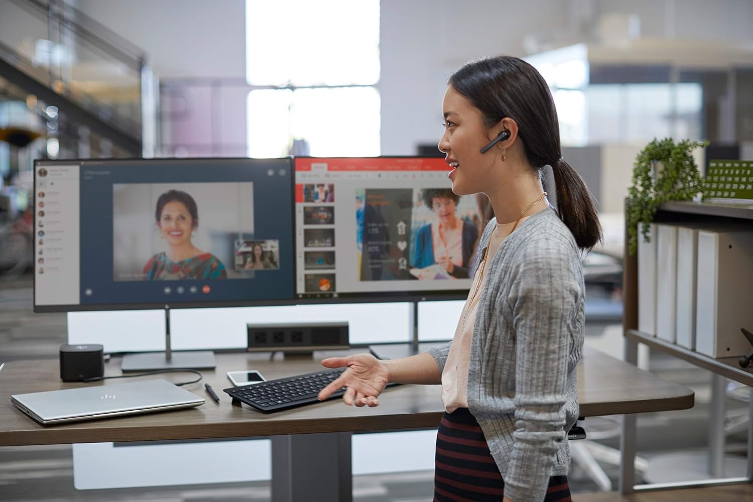Docking Station with Thunderbolt Ports 8k