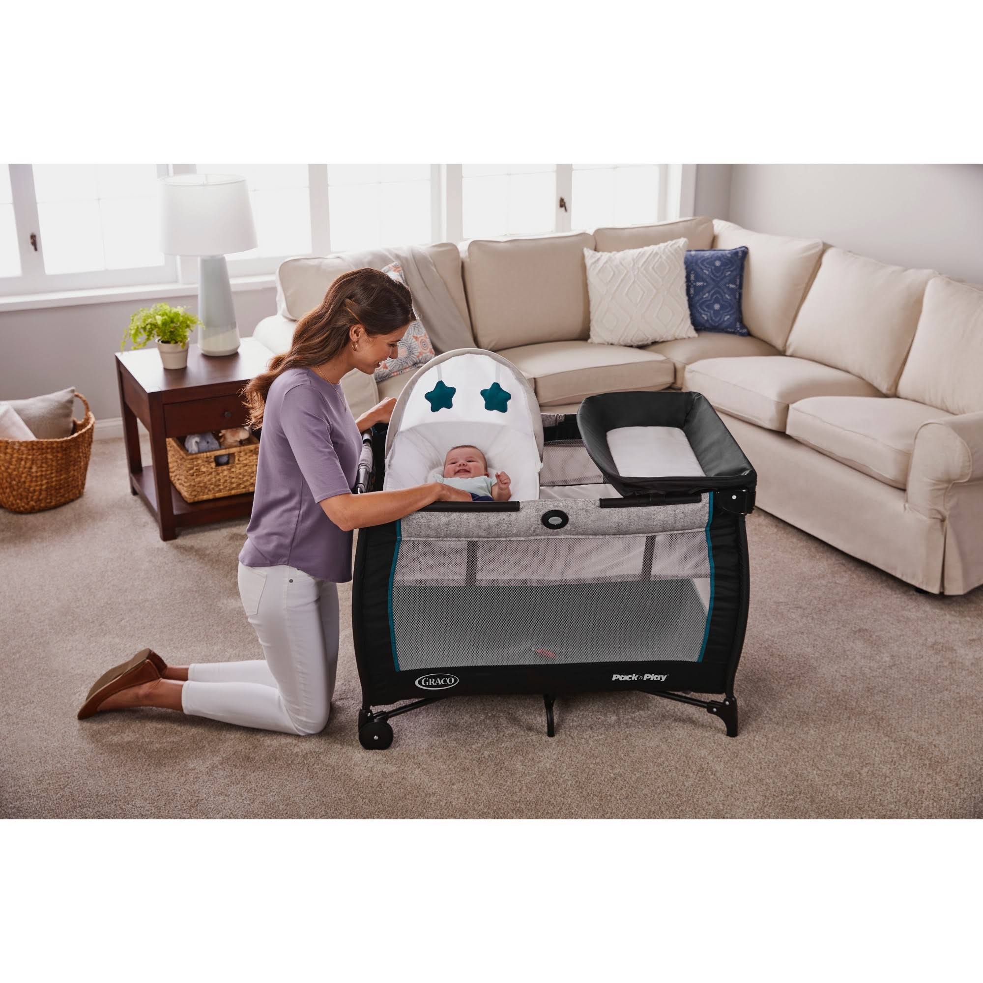 Playard with bassinet and changing table A7