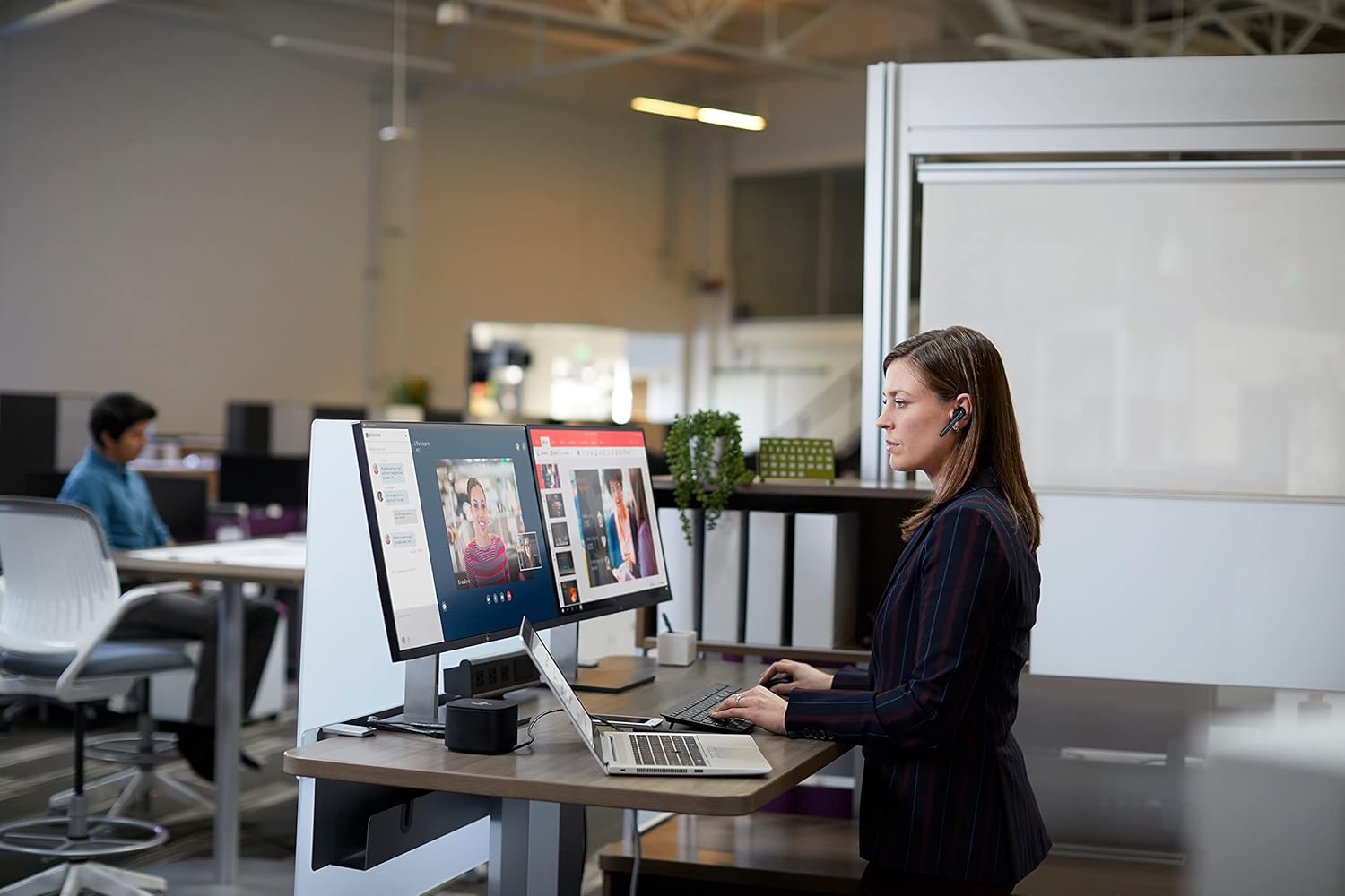 Docking Station with Thunderbolt Ports 8k
