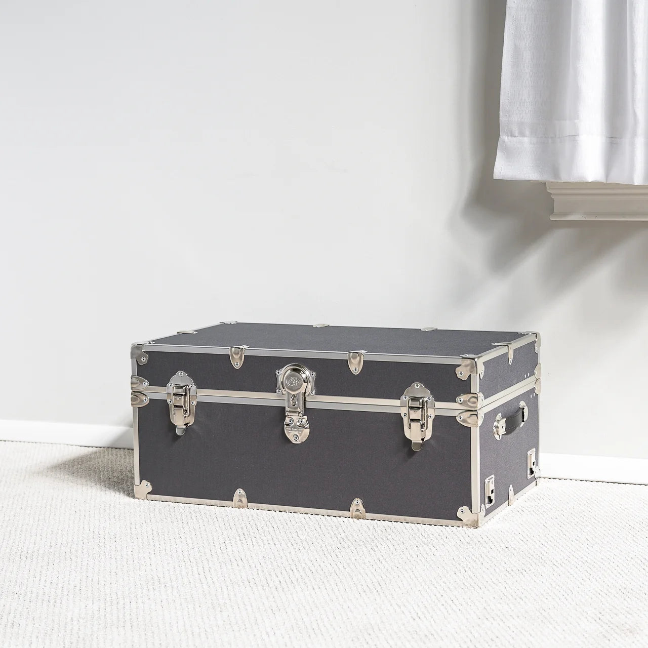 Large Armor Trunk with Removable Wheels 32x18x14 A7