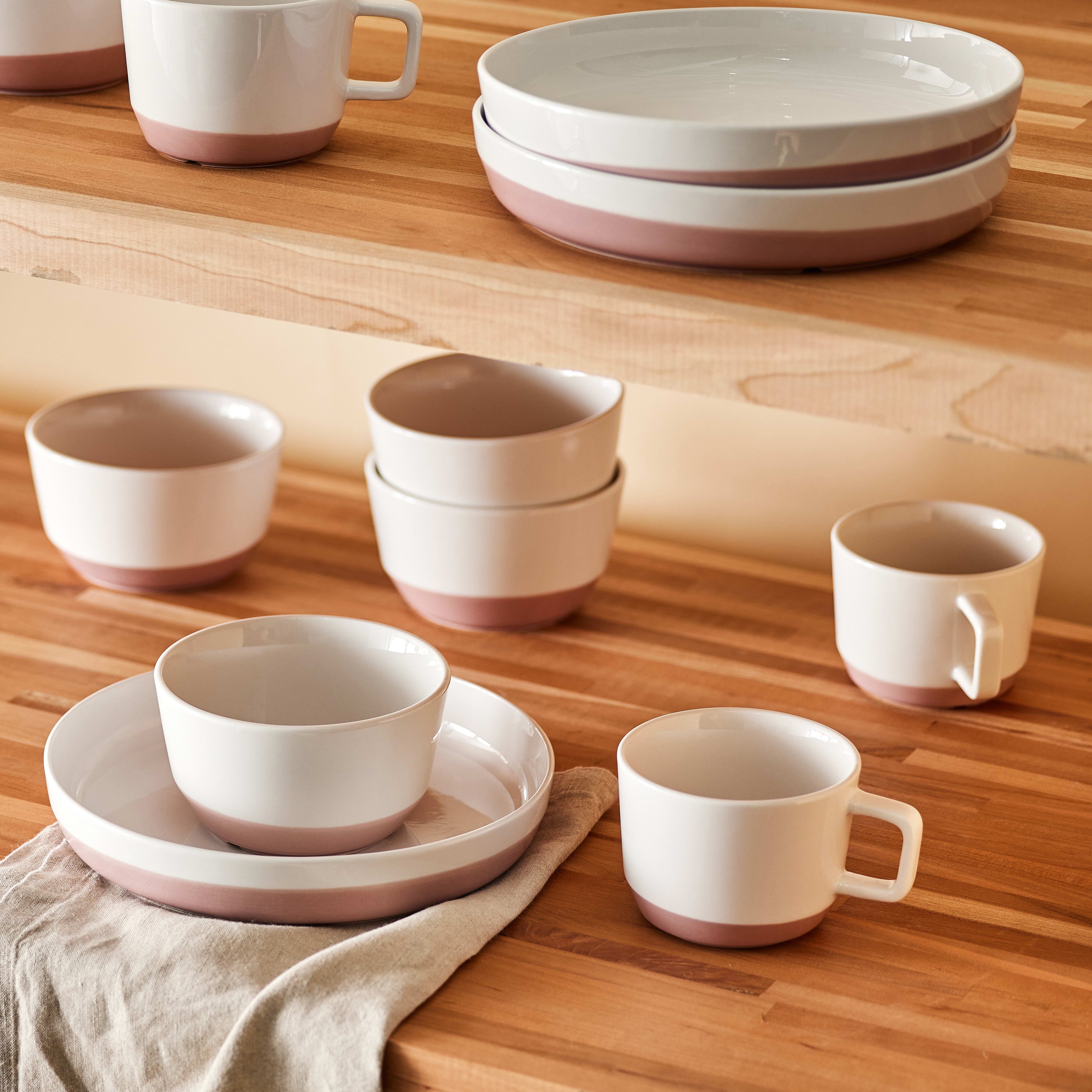 Porcelain Coupe Dinner Plate Set of 4, Pink k7