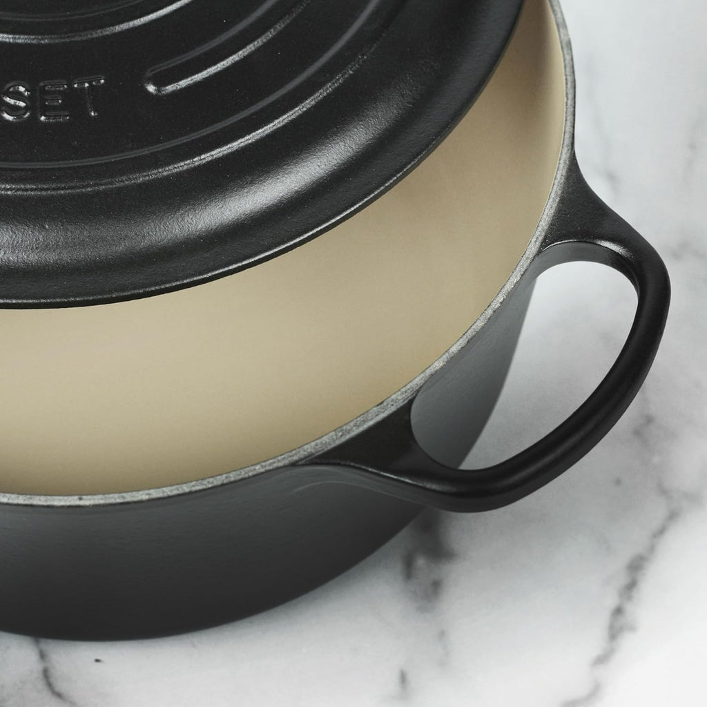 Round Wide Dutch Oven 6.75qt A7