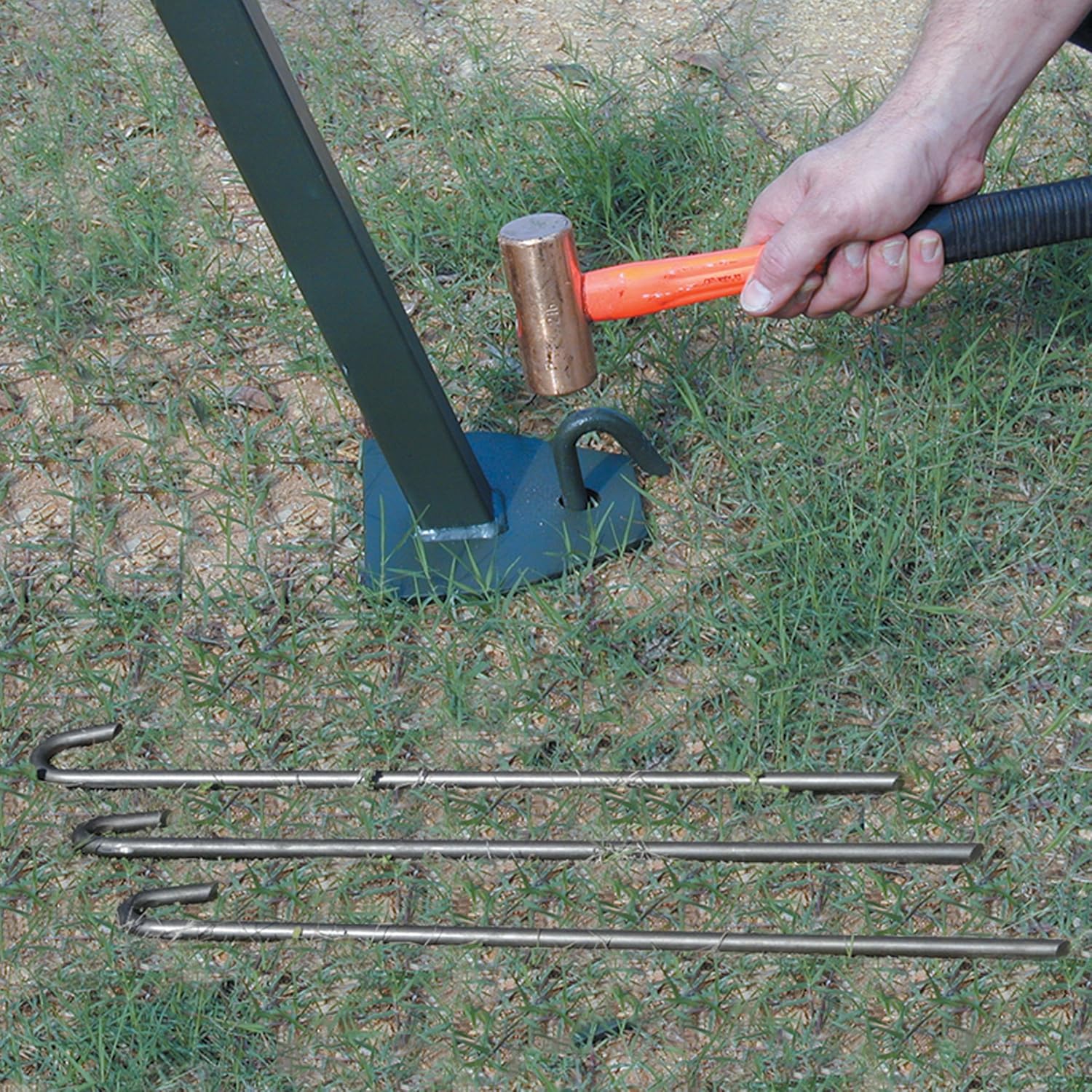Deer Feeder with 4-Foot Stand, 300 lb Capacity 7k