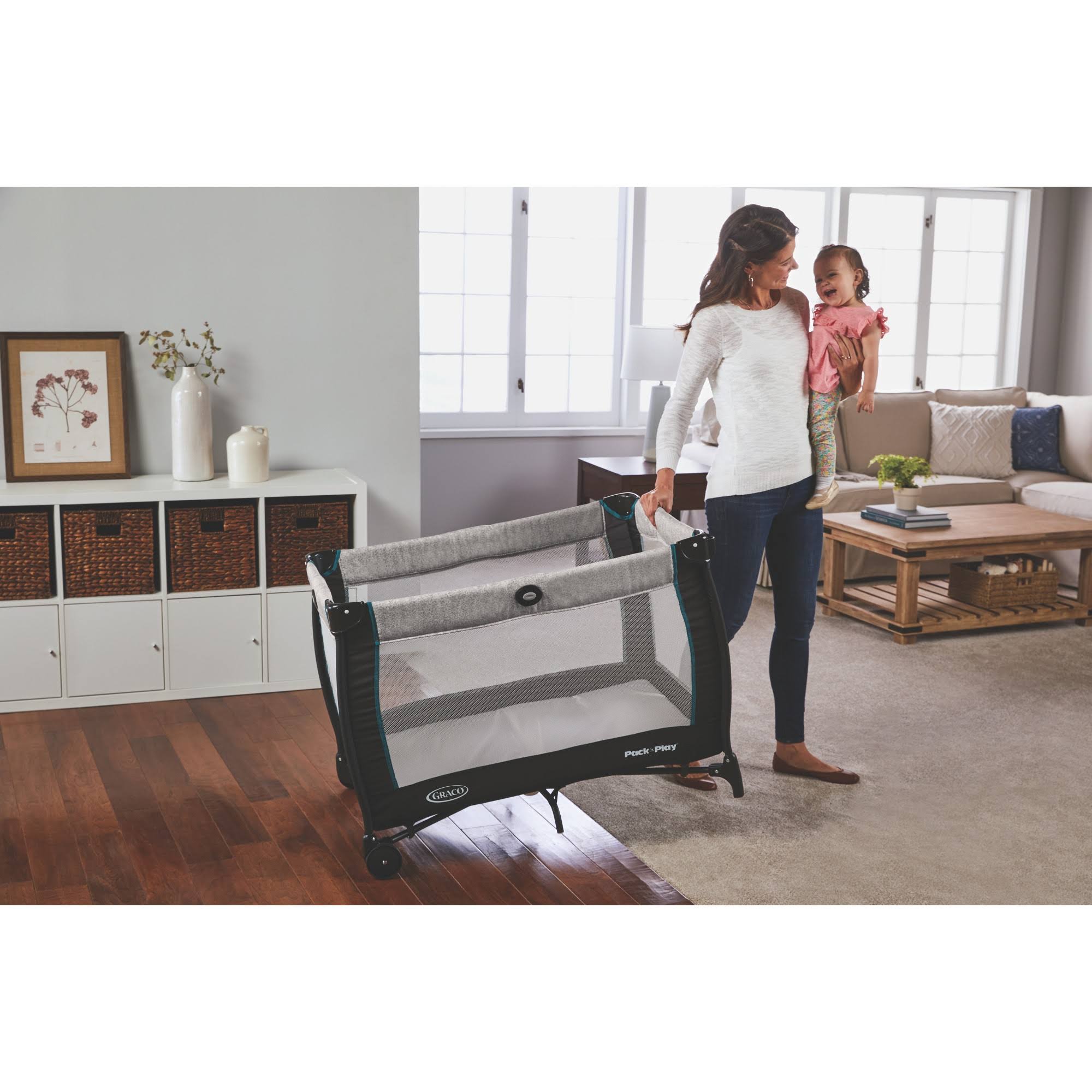 Playard with bassinet and changing table A7