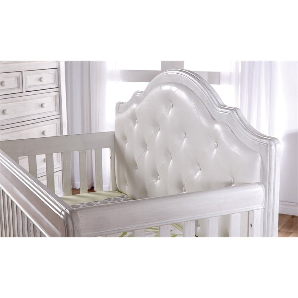 Crib and Double Dresser 3-Piece Set k7